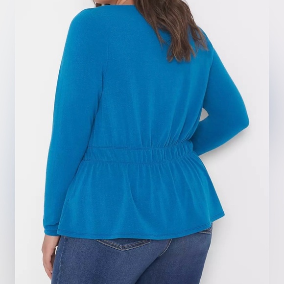 NWOT LANE BRYANT Classic Long-Sleeve Square-Neck With Keyhole Top Size 22/24 - Picture 3 of 8